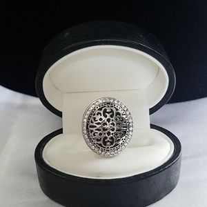 Lia Sophia Antiquity Ring size 6